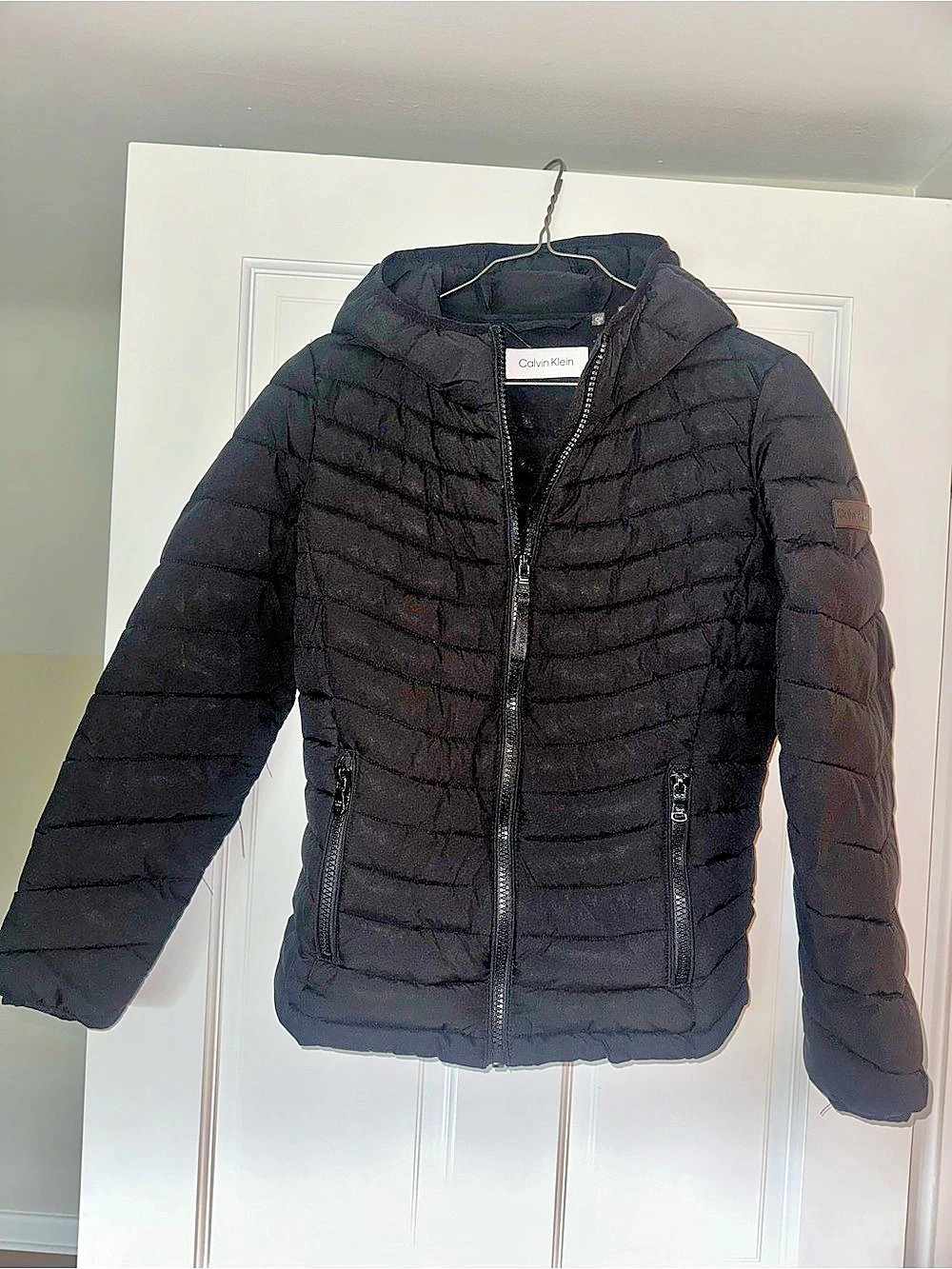 Calvin Klein Women's Hooded Chevron Quilted Puffer Jacket Black
